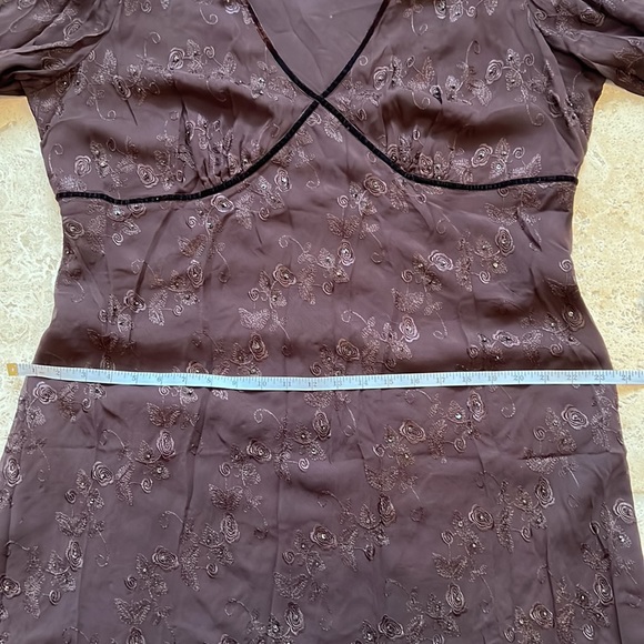 Gorgeous formal dress, size 20 - Picture 9 of 10